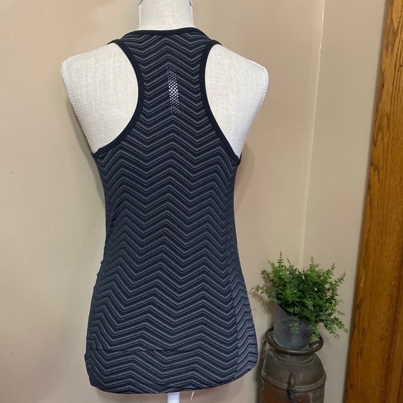 lot Of Two Athleta Fastest Track Ruched Tanks SzS - Picture 9 of 13